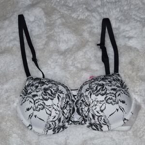 *2/20* La SENZA Black and White Floral Lace Bra